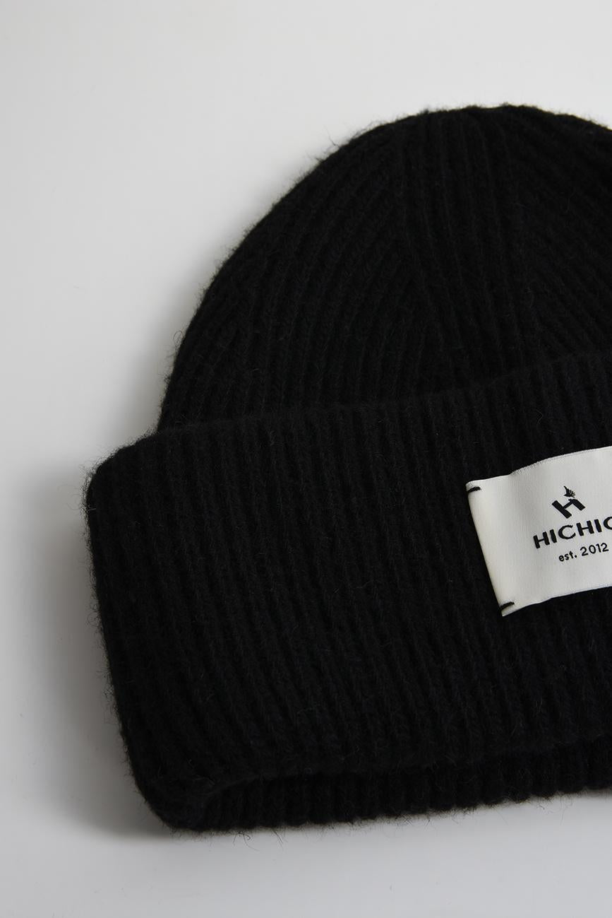 ČERNÁ KAŠMÍROVÁ ČEPICE BEANIE HICHIC LuxeKnit