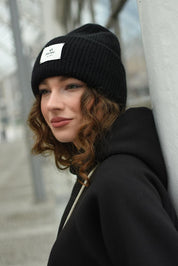 ČERNÁ KAŠMÍROVÁ ČEPICE BEANIE HICHIC LuxeKnit