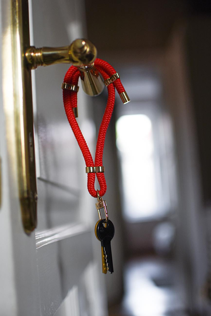 ČERVENÁ UNIČENKA S KARABINOU HICHIC ChilliRedGold