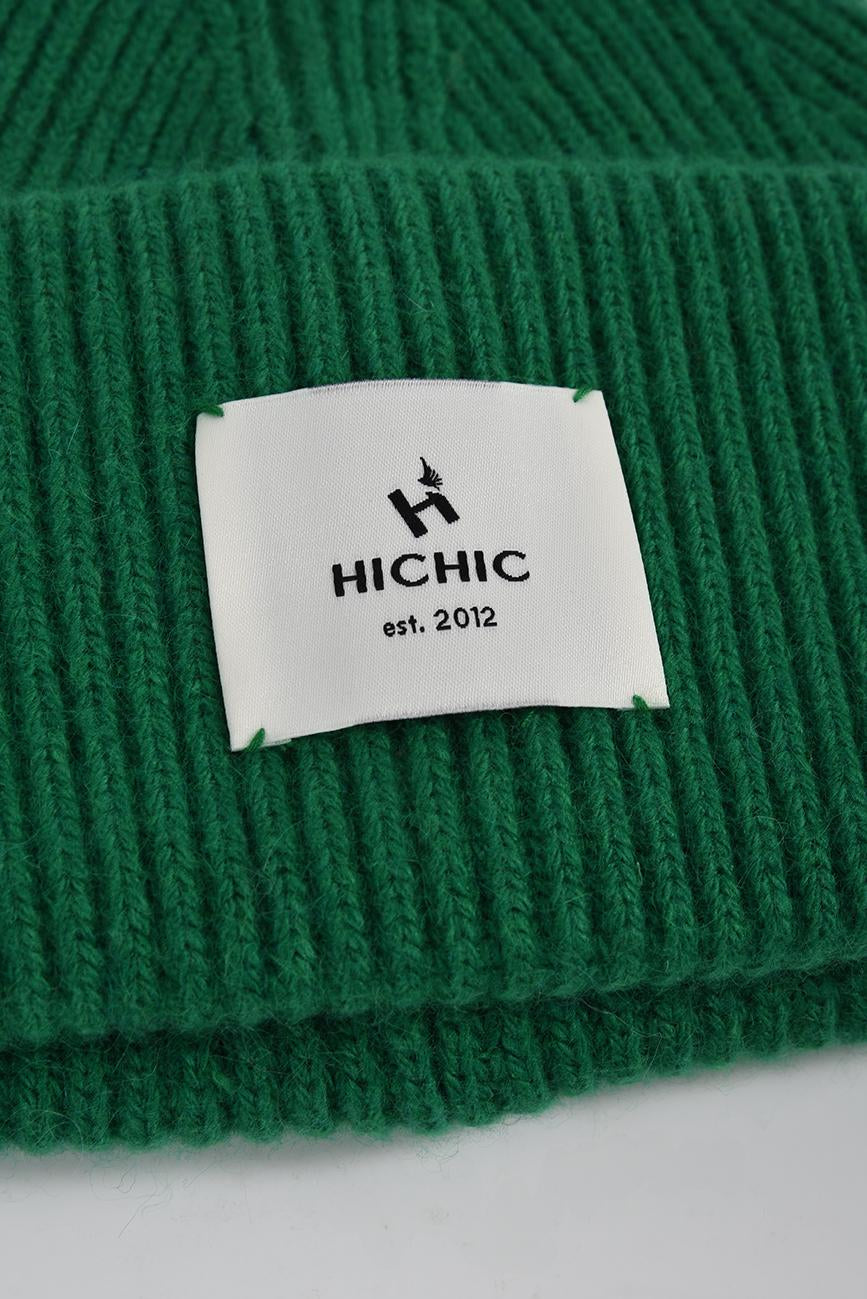 SMARAGDOVĚ ZELENÁ ČEPICE BEANIE HICHIC LuxeKnit