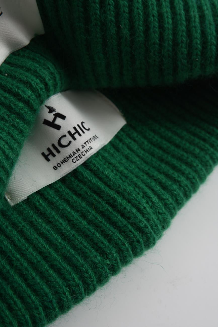 SMARAGDOVĚ ZELENÁ ČEPICE BEANIE HICHIC LuxeKnit