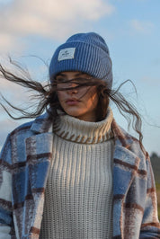 MODRÁ KAŠMÍROVÁ BEANIE ČEPICE HICHIC LuxeKnit