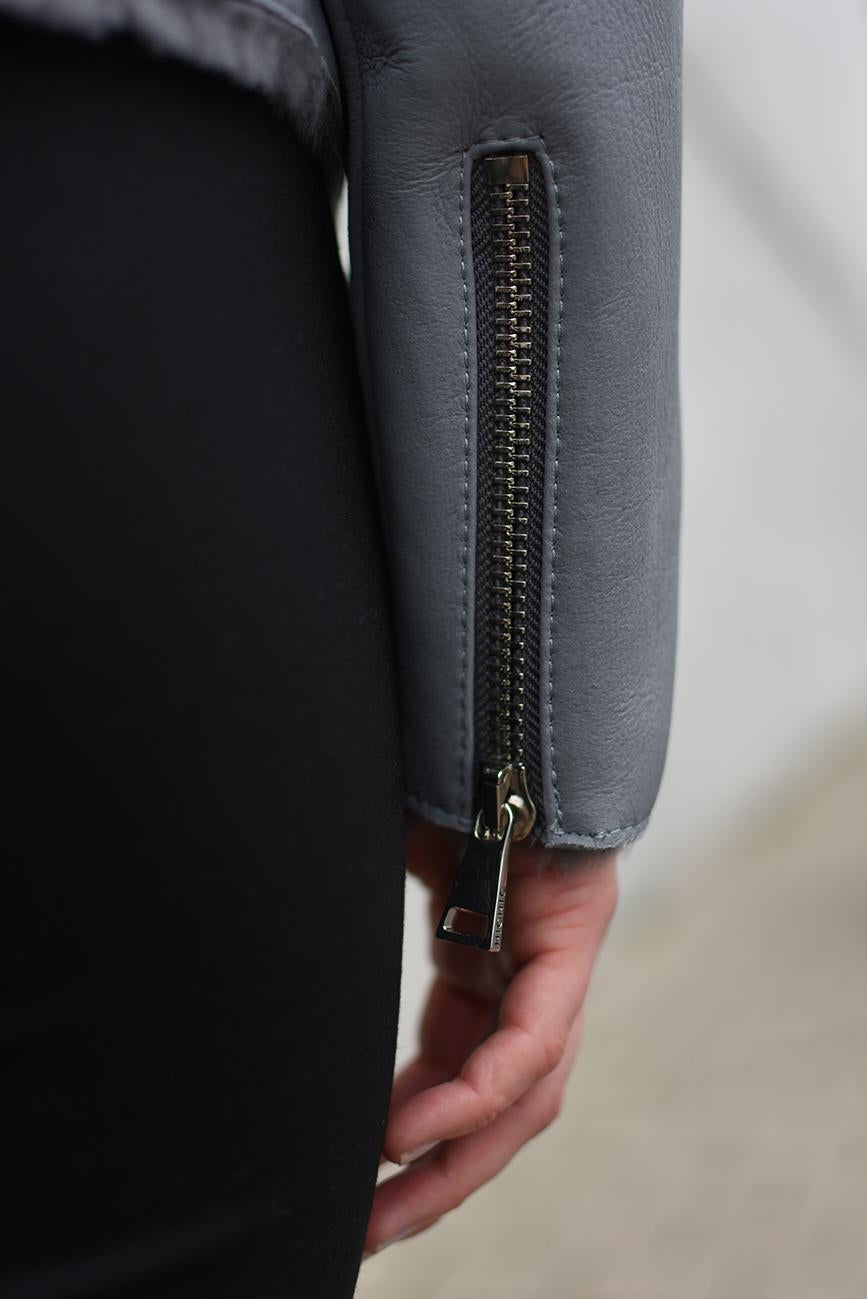 ŠEDÁ ZIMNÍ KOŽENÁ BUNDA HICHIC Gaia shearling