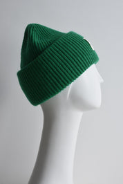SMARAGDOVĚ ZELENÁ ČEPICE BEANIE HICHIC LuxeKnit
