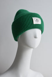 SMARAGDOVĚ ZELENÁ ČEPICE BEANIE HICHIC LuxeKnit