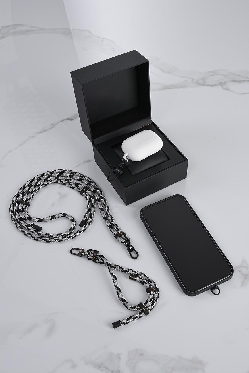 ŠŇŮRKA NA TELEFON HICHIC UniŠpagát AshyBlack