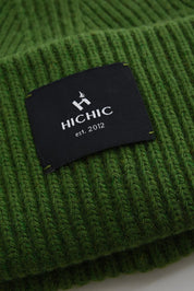 ZELENÁ ZIMNÍ ČEPICE HICHIC LuxeKnit