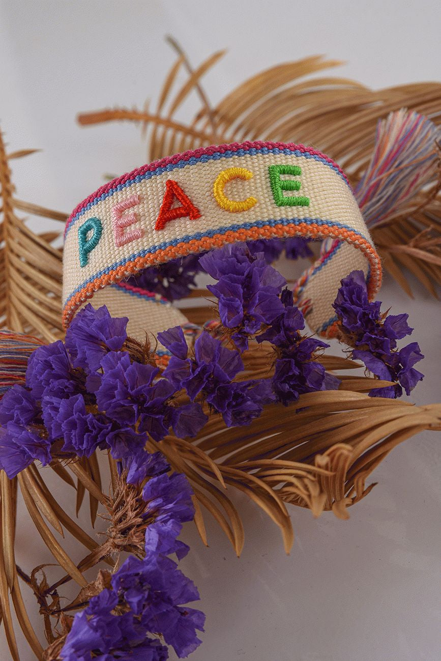 KRÉMOVÝ PLETENÝ NÁRAMEK HICHIC Peace