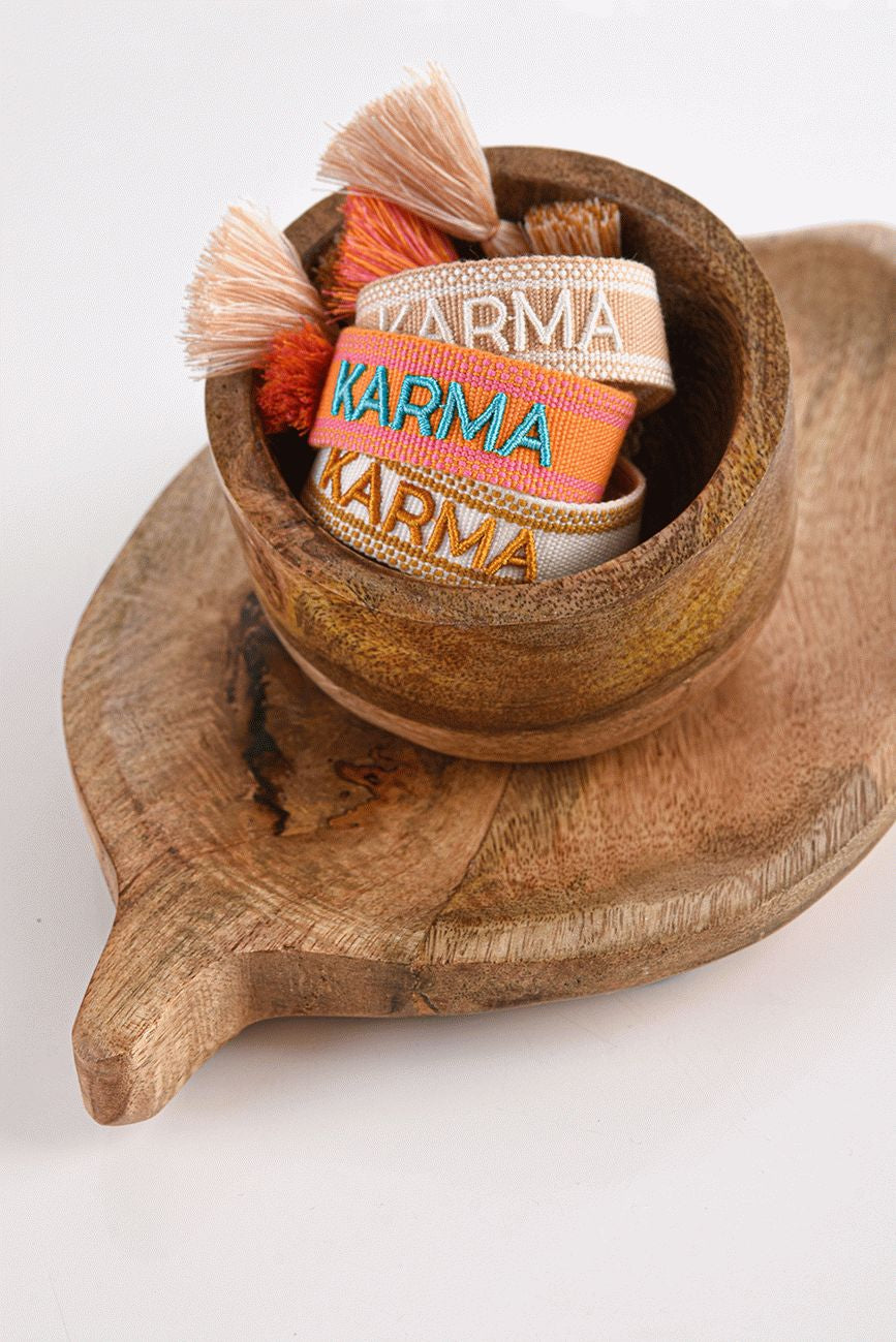 ORANŽOVÝ PLETENÝ NÁRAMEK HICHIC Karma