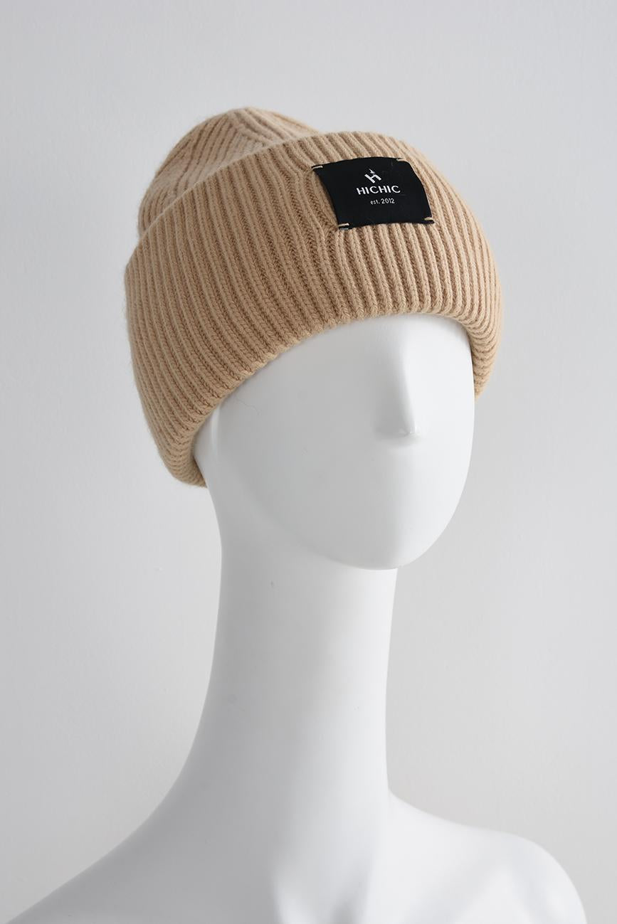 BEIGE BEANIE WHITE LOGO HICHIC LuxeKnit