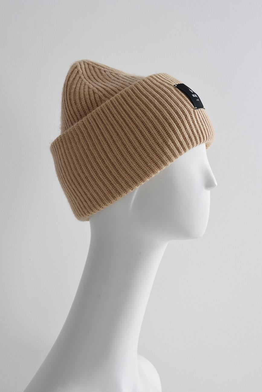 BEIGE BEANIE WHITE LOGO HICHIC LuxeKnit