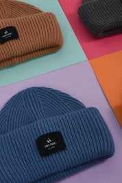 MODRÁ ZIMNÍ ČEPICE BEANIE HICHIC LuxeKnit