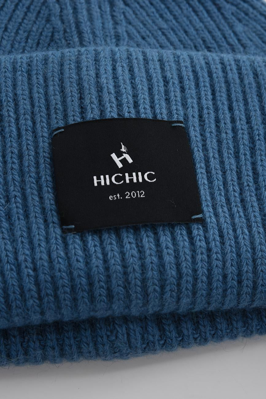 MODRÁ ZIMNÍ ČEPICE BEANIE HICHIC LuxeKnit