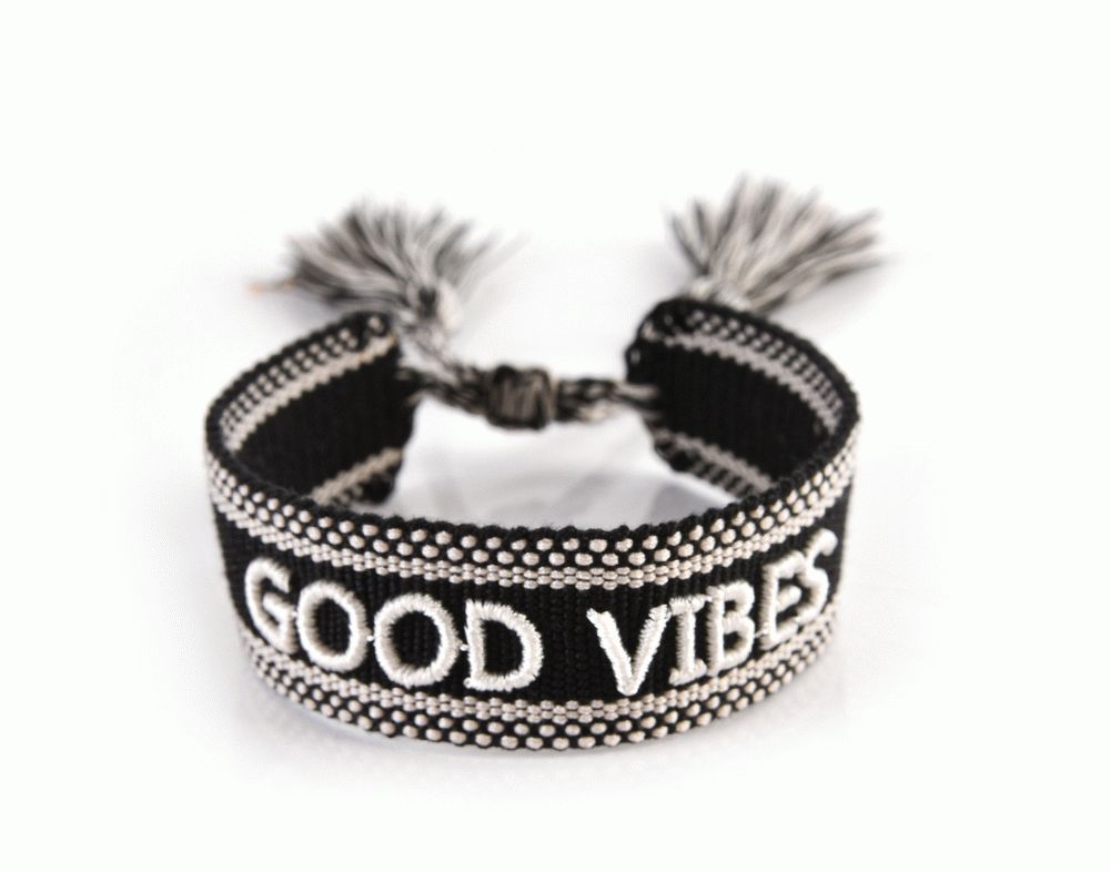 ČERNÝ PLETENÝ NÁRAMEK HICHIC Good vibes