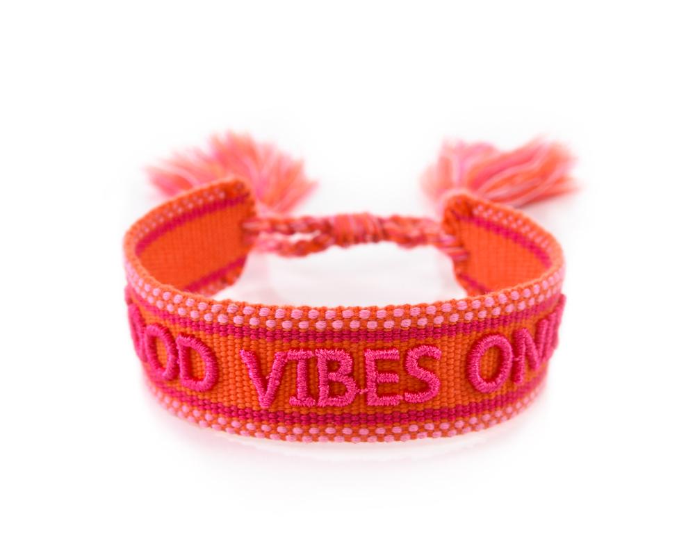 ČERVENÝ PLETENÝ NÁRAMEK HICHIC Good Vibes Only