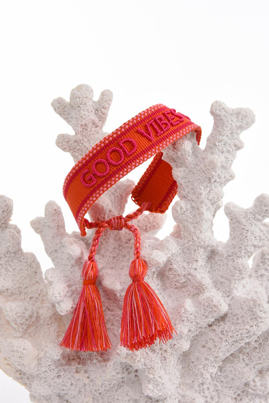 HICHIC RED KNITTED BRACELET Good Vibes Only