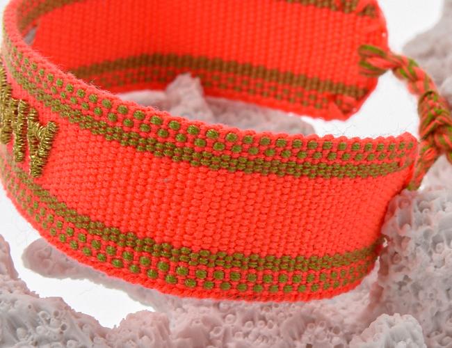 CORAL KNITTED BRACELET HICHIC Amore 