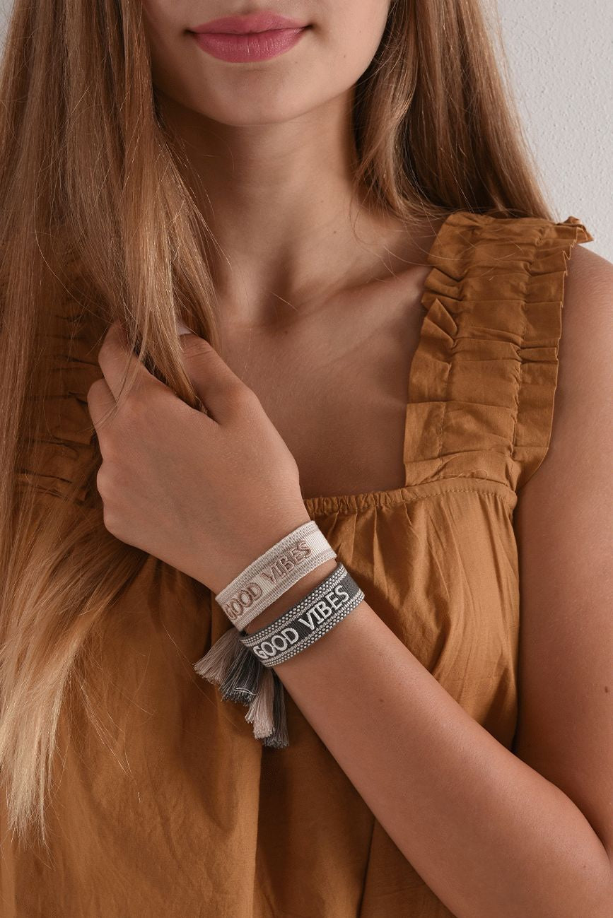 CREAM KNITTED BRACELET HICHIC Good vibes