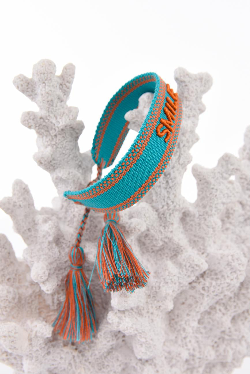 BLUE KNITTED BRACELET HICHIC Smile 