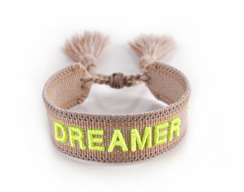 HNĚDÝ PLETENÝ NÁRAMEK HICHIC Dreamer