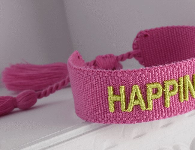 HICHIC Happiness PINK KNITTED BRACELET
